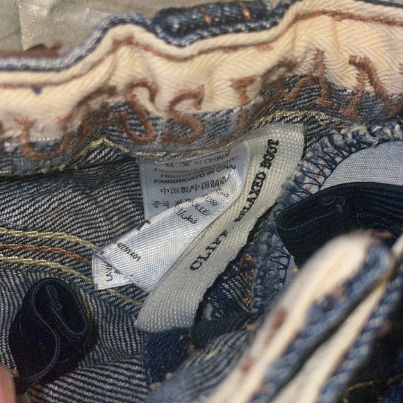 GUESS LITTLE GIRLS JEANS WITH CUTEST BACK POCKETS…ELASTIC ADJUSTABLE WAISTLINE - Picture 10 of 13